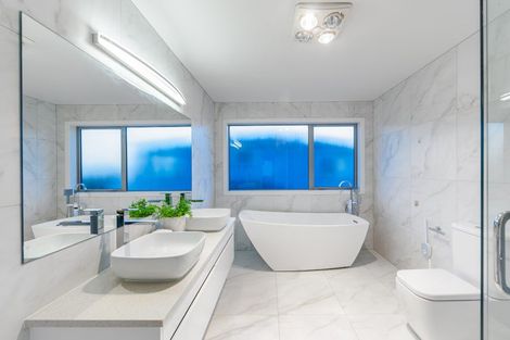 Photo of property in 17 Headland Drive, Long Bay, Auckland, 0630