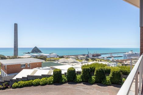 Photo of property in 19 Port View Crescent, Moturoa, New Plymouth, 4310