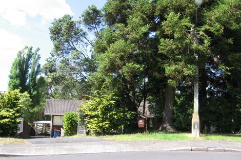 Photo of property in 15 Aralia Road, Sunnynook, Auckland, 0620