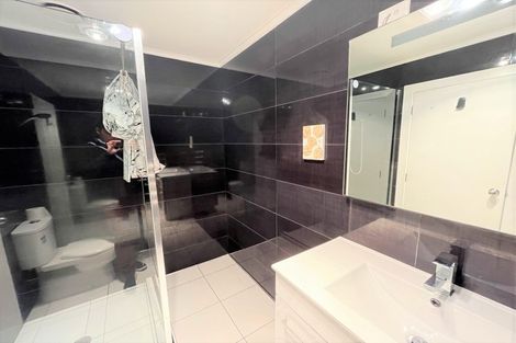 Photo of property in 38 Sylvan Crescent, Te Atatu South, Auckland, 0610