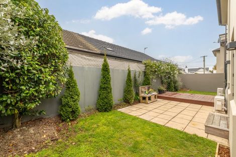 Photo of property in 85a Abberley Crescent, St Albans, Christchurch, 8014