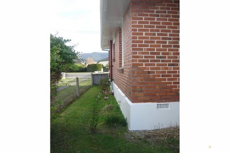 Photo of property in 10 Parsonage Road, Waimate, 7924