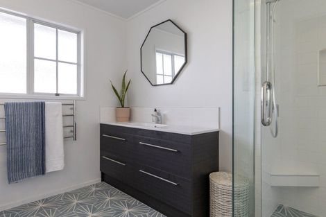 Photo of property in 26 Aubrey Crescent, Rainbow Point, Taupo, 3330