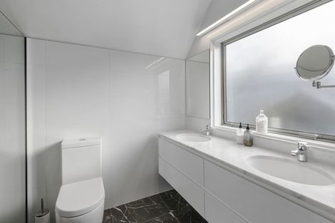 Photo of property in 53 Kotare Street, Fendalton, Christchurch, 8041