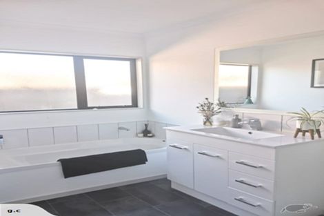 Photo of property in 5 Sun Valley Way, Wainuiomata, Lower Hutt, 5014