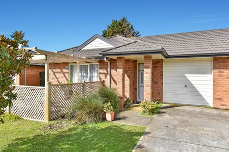 Photo of property in 2/36 Growers Lane, Mangere East, Auckland, 2024