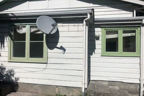 Photo of property in 80 Shakespeare Road, Bluff Hill, Napier, 4110