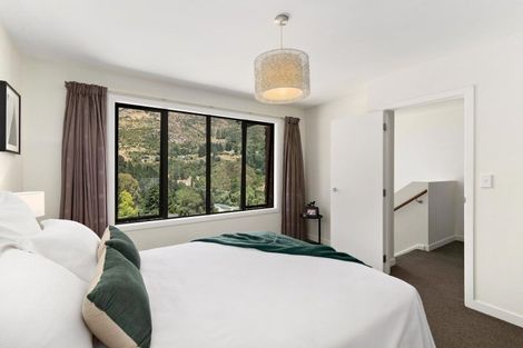 Photo of property in 2/4 Redfern Terrace, Arthurs Point, Queenstown, 9371