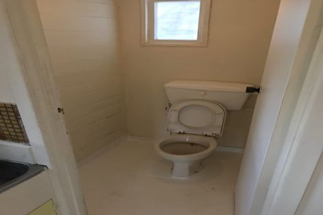 Photo of property in 16 Egmont Street, Castlecliff, Whanganui, 4501