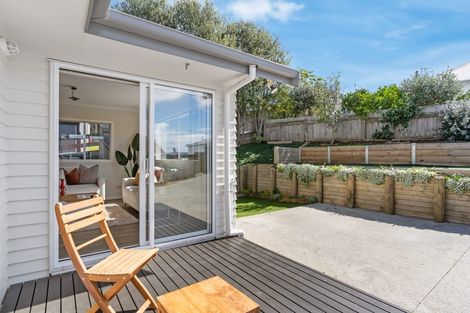 Photo of property in 2/55 Verran Road, Birkenhead, Auckland, 0626