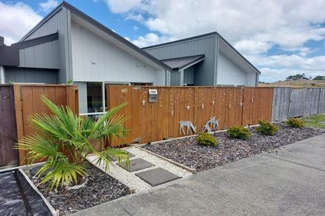 Photo of property in 130 Tarapuka Road, Westgate, Auckland, 0814