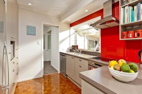 Photo of property in 19 Sunward Rise, Glenfield, Auckland, 0629
