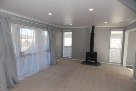 Photo of property in 9 Paradise Place, Milson, Palmerston North, 4414