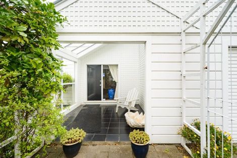 Photo of property in 24 Ranfurly Street, Hokowhitu, Palmerston North, 4410