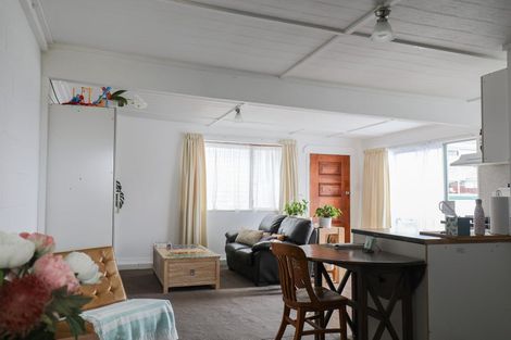 Photo of property in 116 Woodglen Road, Glen Eden, Auckland, 0602