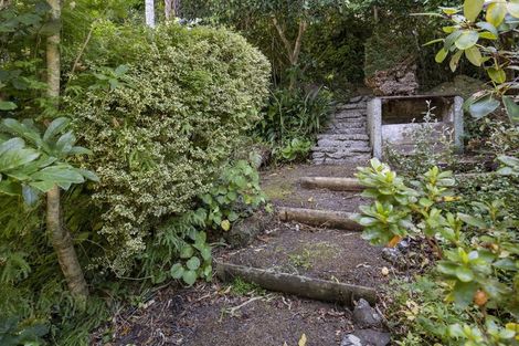 Photo of property in 7 Onehuka Road, Tirohanga, Lower Hutt, 5010