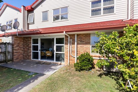 Photo of property in 8 Lime Crescent, Papakura, 2110