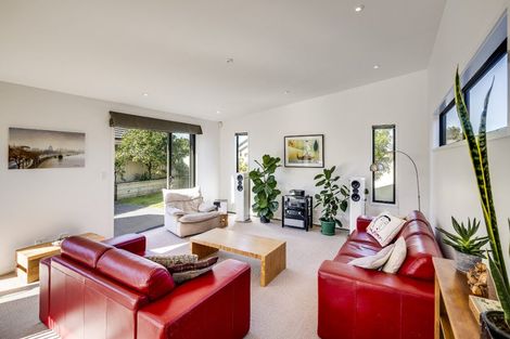 Photo of property in 11 Pania Place, Poraiti, Napier, 4112