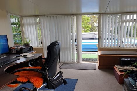 Photo of property in 1 Belgium Street, Waiuku, 2123