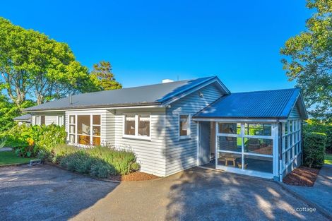 Photo of property in 52-56 Winara Avenue, Waikanae, 5036