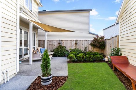 Photo of property in 22 Warbler Crescent, Papakura, 2110