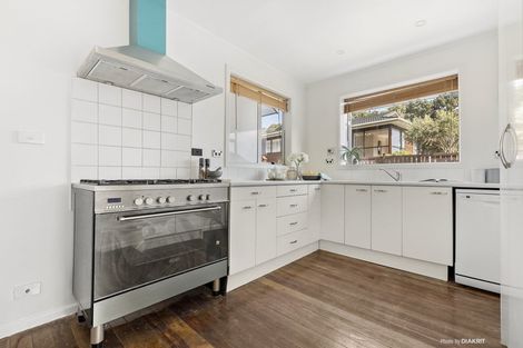 Photo of property in 1/165 Severn Street, Island Bay, Wellington, 6023