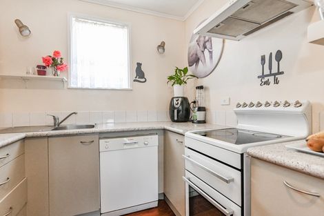 Photo of property in 1239 Cunningham Crescent, Mayfair, Hastings, 4122