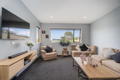 Photo of property in 13 Miro Place, Whitianga, 3510