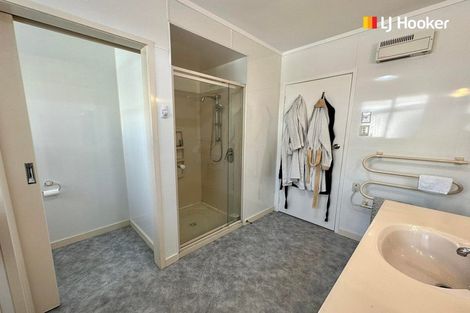 Photo of property in 15 Pioneer Crescent, Helensburgh, Dunedin, 9010