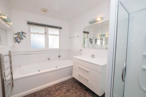 Photo of property in 83 Easther Crescent, Kew, Dunedin, 9012