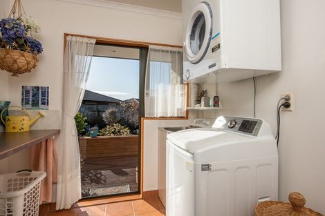Photo of property in 2 Taranui Way, Paraparaumu Beach, Paraparaumu, 5032