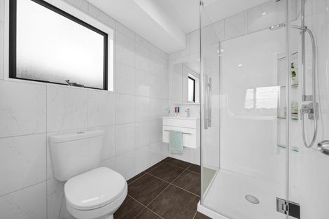 Photo of property in 15 Summerland Drive, Henderson, Auckland, 0612