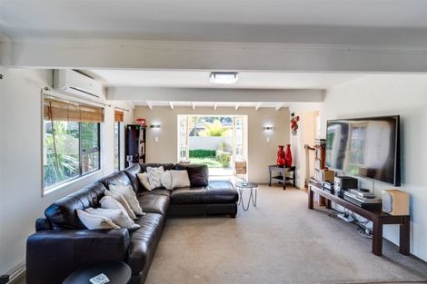 Photo of property in 27 Lowther Place, Taradale, Napier, 4112