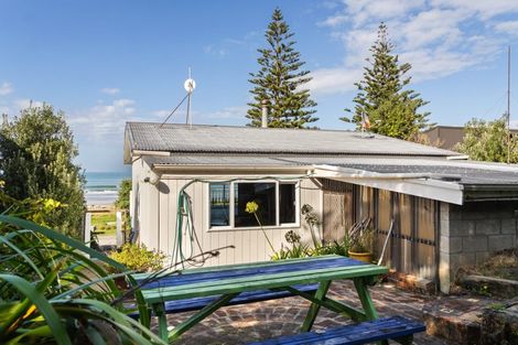Photo of property in 14 Makorori Beach Road, Makorori, Gisborne, 4073