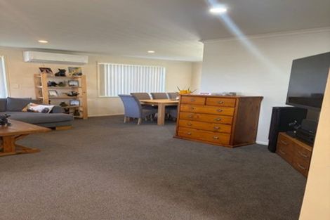 Photo of property in 19 Toomer Place, Beachlands, Auckland, 2018