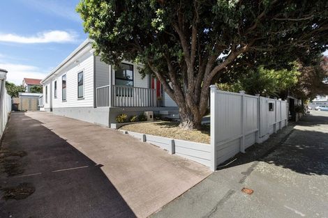 Photo of property in 17 Ferguson Street, Newtown, Wellington, 6021