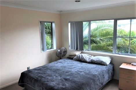 Photo of property in 68 Flanshaw Road, Te Atatu South, Auckland, 0610