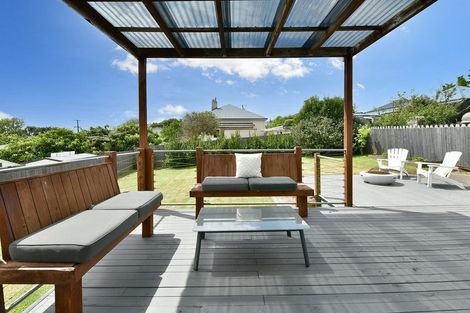 Photo of property in 32 Karaka Street, Helensville, 0800