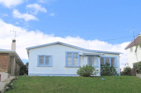 Photo of property in 43 Pitau Road, Mount Maunganui, 3116