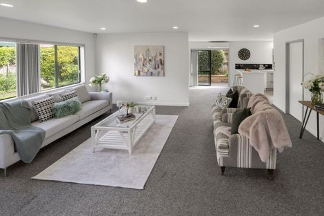 Photo of property in 2/14 Travers Place, Northpark, Auckland, 2013