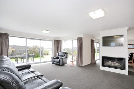 Photo of property in 17 Sunrise Drive, Seaward Bush, Invercargill, 9812