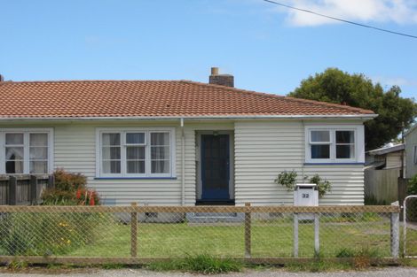 Photo of property in 32 Derby Street, Westport, 7825