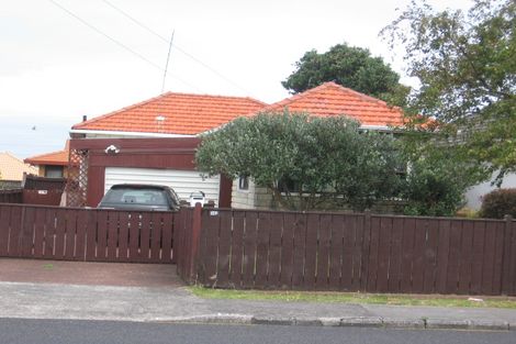 Photo of property in 543 Richardson Road, Mount Roskill, Auckland, 1041