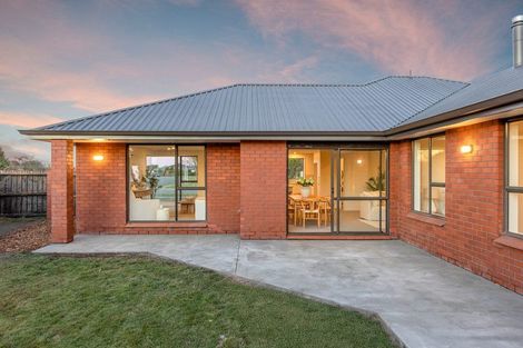 Photo of property in 2 De Courcy Place, Avondale, Christchurch, 8061