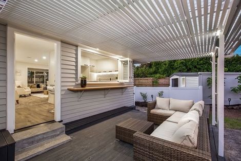 Photo of property in 7 Karamu Street, Te Atatu Peninsula, Auckland, 0610