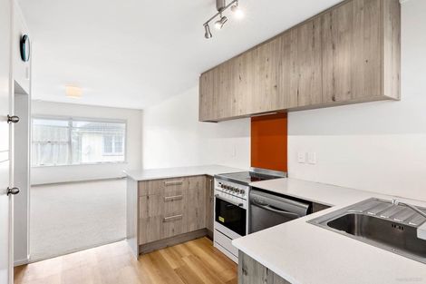 Photo of property in 1/40 Rosebank Road, Avondale, Auckland, 1026