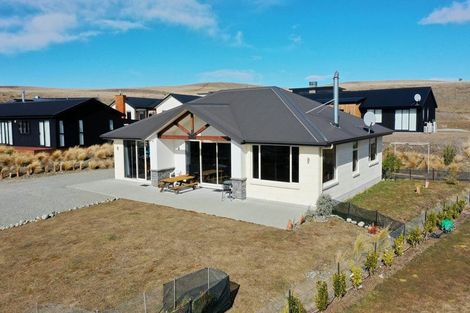 Photo of property in 4 Manning Place, Lake Tekapo, 7999