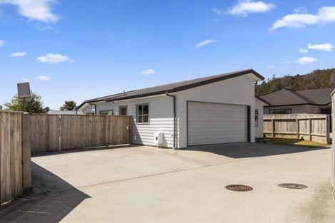 Photo of property in 10 Poppy Watts Grove, Stokes Valley, Lower Hutt, 5019