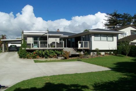 Photo of property in 46a Marine Parade, Mellons Bay, Auckland, 2014