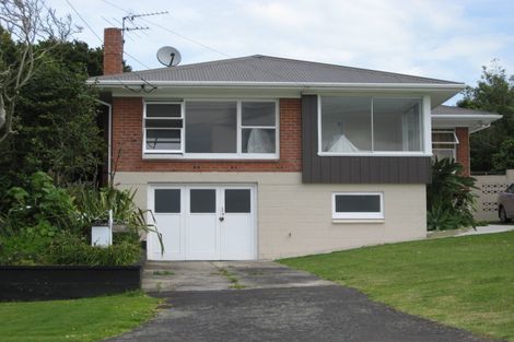 Photo of property in 13 Kiwi Esplanade, Mangere Bridge, Auckland, 2022